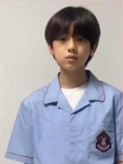 JuhoonPoyoyoi07's tweet photo. Juhoonie vocal nya bagus sekali indah sekali adekk,Juhoon waktu menyanyi pas smp. kamu keren banget adekk Juhoonie ♡♡
©churung_

#JUHOON #주훈 #CORTIS https://t.co/Z2Z1eM67nw