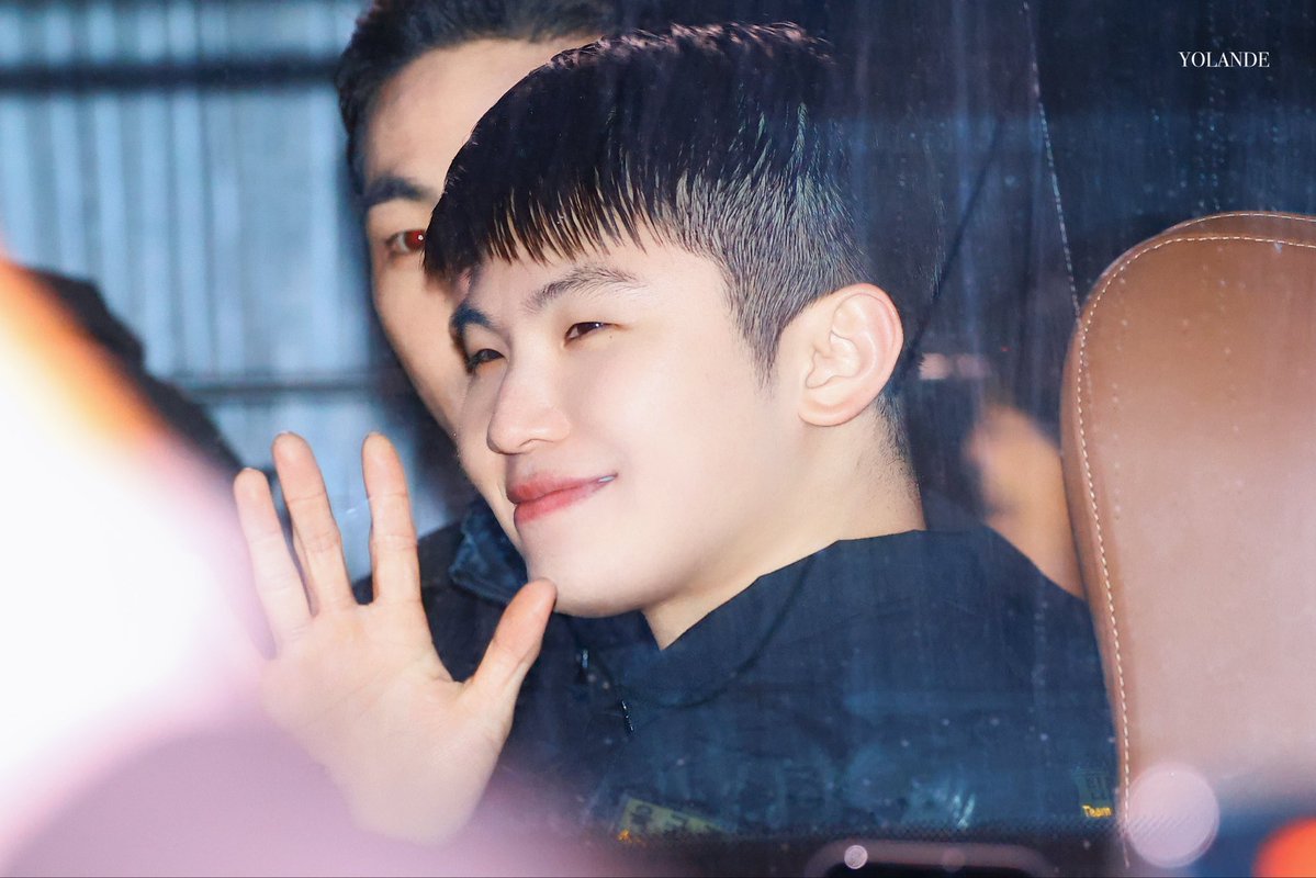Svt_yolande's tweet photo. 261001
#세븐틴 #SEVENTEEN #WOOZI #우지 #이지훈 https://t.co/b3qTGiV0UY