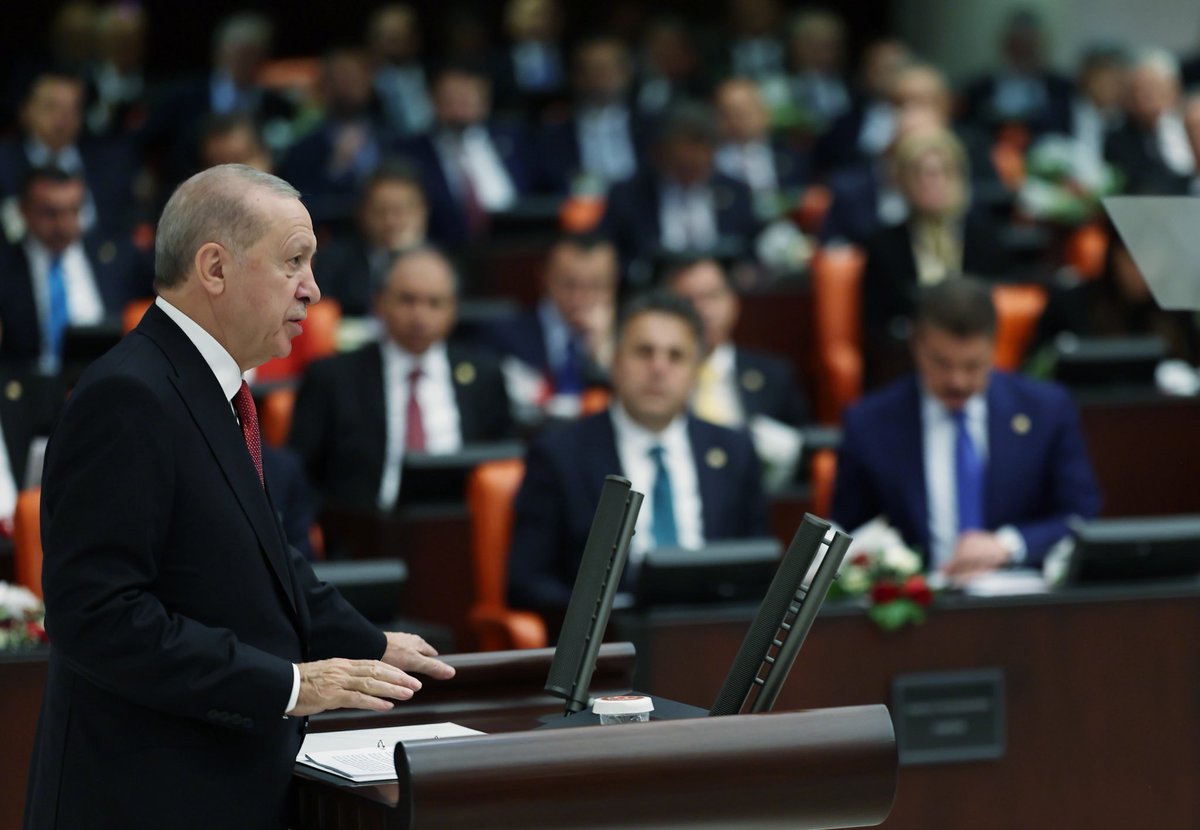 tcbestepe's tweet photo. “Terörsüz Türkiye çabaları Türkiye’nin gücüne güç katmış, bölgemizde yeni bir rüzgâr estirmiştir” https://t.co/yUpzmL4tqN https://t.co/uTEsq8aXoH