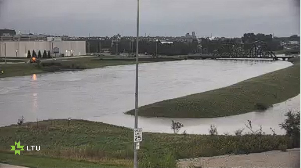 WxRentschler's tweet photo. Sun is up and now we can REALLY see just how high the water is here in Lincoln.

Check out these shots from the LTU traffic cameras near Antelope and Salt Creek. Wow! #LNKwx https://t.co/5zmHw70hK7