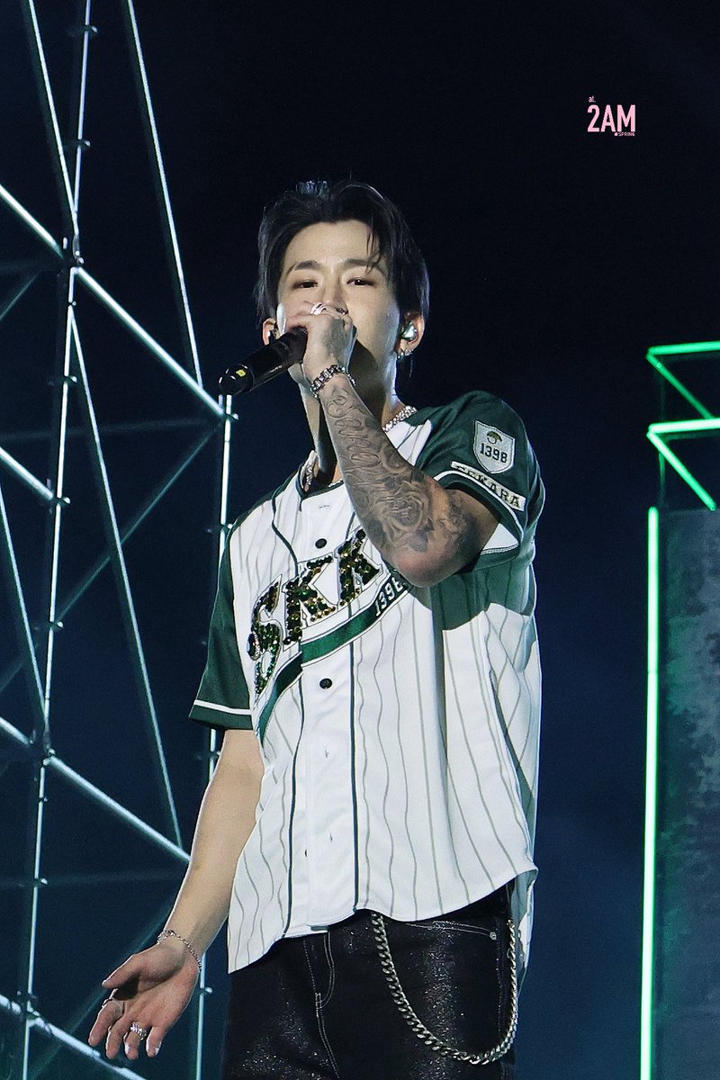 at2am_spring's tweet photo. 261001 성대

#wayfboys #웨이프보이즈
#andrew #앤드류 https://t.co/ShH1x4FvkV