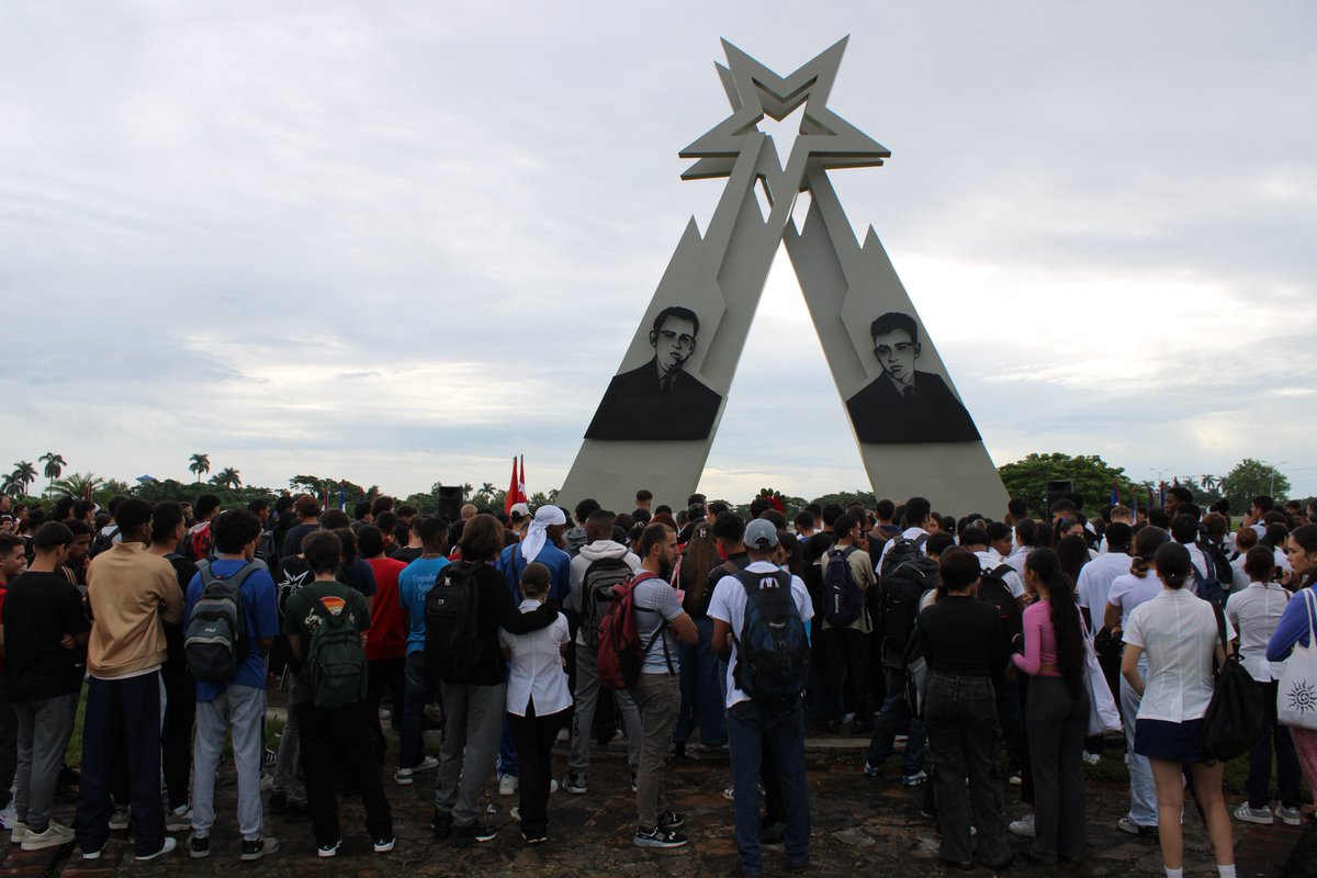 FEU_UPR_'s tweet photo. El día de ayer fuimos sede del Avto Nacional de Ingreso a la FEU, un momento cargado de símbolismo, historia y compromiso.
Una gran bienvenida a los nuevos miembros de la organización joven más vieja.

#PinardelRío #FEU #OrgulloUPR https://t.co/s75bCOClOI