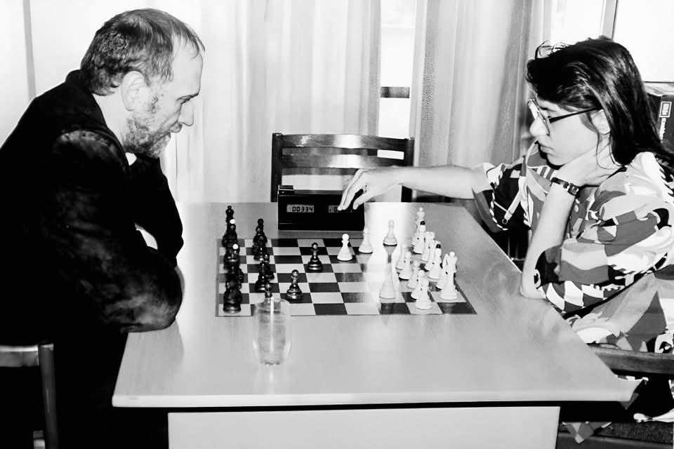SusanPolgar's tweet photo. Some people have asked me how I could be friends with Bobby Fischer, given his off-the-board antics. Here is my answer:

Everyone has a choice. I have never asked anyone to like or respect him. He had serious mental health issues, but regardless, I separate a person’s skills on the chessboard from their behavior off the board. Despite the fact that I am Jewish, he treated me with more kindness and respect than some Grandmasters have.

I described my friendship with Bobby Fischer in my memoir, Rebel Queen:
https://t.co/lY5ayc0OAW

Some Grandmasters have said absolutely dumb, stupid, outrageous, or even vicious things. However, that does not mean I cannot respect their chess talent and achievements on the board. The same goes for singers, actors, athletes in other sports, and others.

My life is too short to live and breathe hate every day!