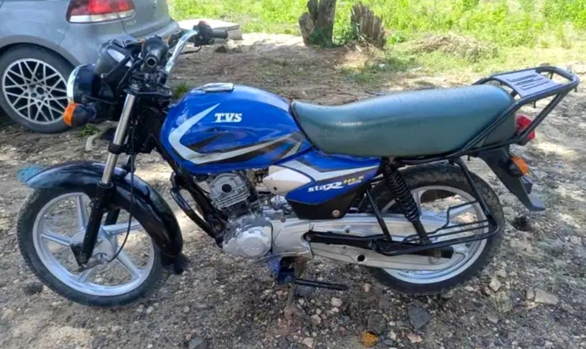 Eng_Matarra's tweet photo. #Tshs 1,000,000/=
TVS STAR HLX GIA 4 🔥🔥
REG" #DPK
▪️Cc. 125
▪️Gear 4
▪️Starter jino moja
▪️Engine Haijaguswa
▪️Imetunzwa vizuri sana
▪️Inakuja Full Documents ✅️
IPO DAR (Mikoani Tunatuma kwa uaminifu)
CALL/WHATSAPP-0719542184/0793022184 https://t.co/vOF7yqUGOO