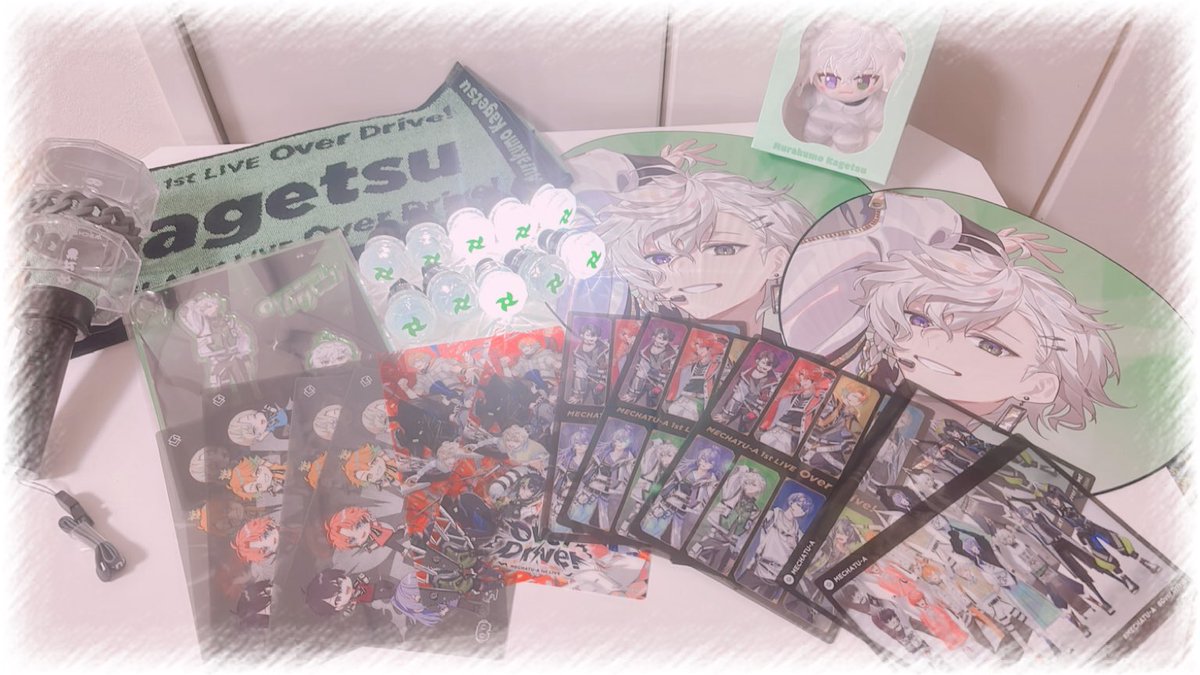 Hi_memi__25's tweet photo. ライブグッズ届きました‼️‼️⸝·⸝⋆꙳
後もぅ少しでライブなのだと思うとワクワクが止まりません!!!めっちゃ楽しみです☺️
会場で白のペンライト振って応援しております･.｡*･.｡*

#カゲツの伝書鳩 https://t.co/CkvDRDA3EL