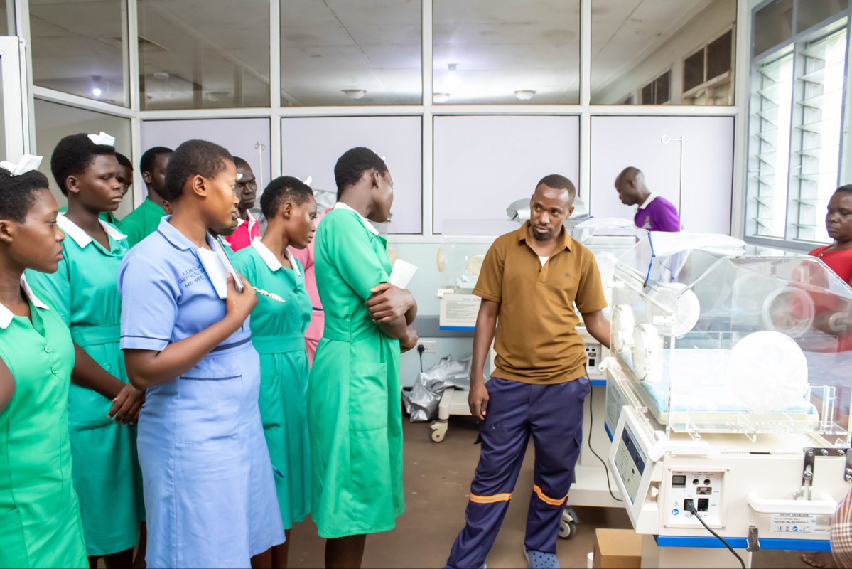 Bulamu_official's tweet photo. Bringing neonatal care closer to families most in need. 👶🏾

This week, we’ve been in Pallisa, Butebo, and Kibuku, delivering neonatal equipment, getting it installed, and taking health workers through how to use it.

Now, it’s ready to be put to work.

#BulamuCares #NewbornHealth https://t.co/jr4fiY8b1F