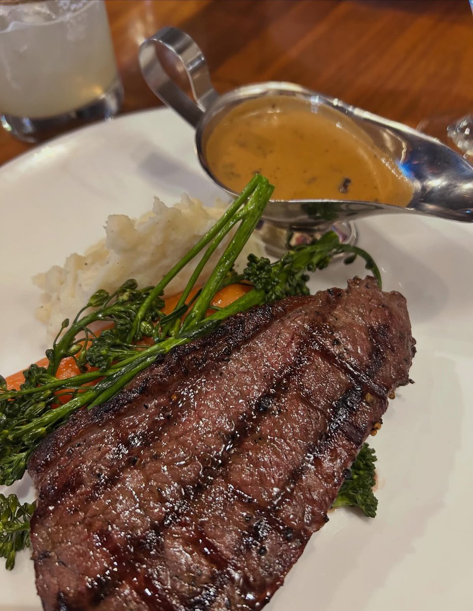 bossbabejass's tweet photo. STEAK LOVERS 😍 https://t.co/YzTdMItzlw