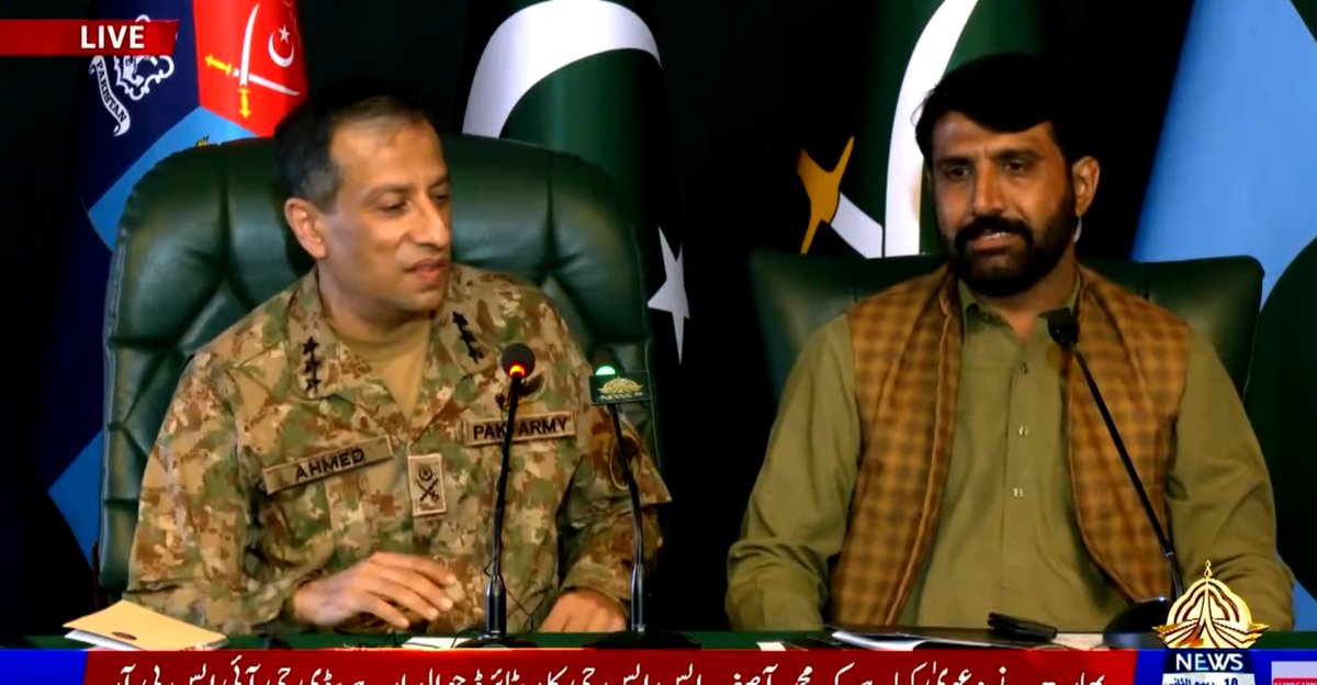 ForumStrategic's tweet photo. DG ISPR on fire 🔥🤣

What a slap, brilliant work 👏 https://t.co/tGhNixZBWI