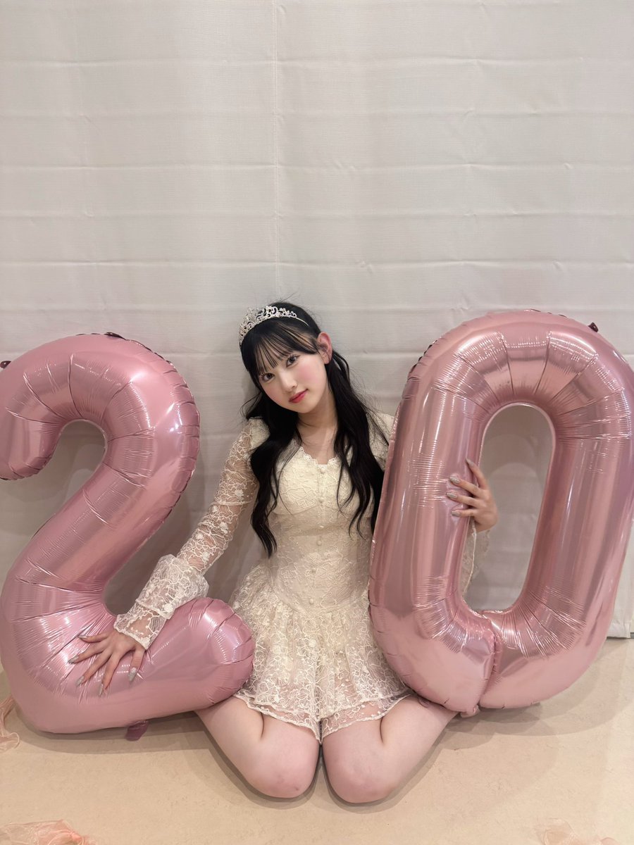 48_RemiTokunaga's tweet photo. たくさんのお祝いありがとうございます💘
本当に幸せ者です；；
20歳も全力でたくさんの夢を叶えられるように頑張ります！
よろしくねっ🪄 https://t.co/lFBSJNAdCN