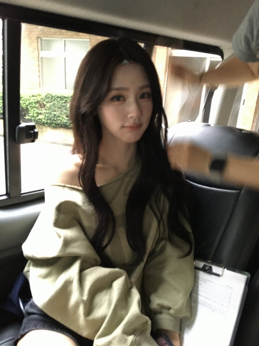 yejjo_'s tweet photo. 어흐.. 진짜그만해 https://t.co/umZASwqVP1
