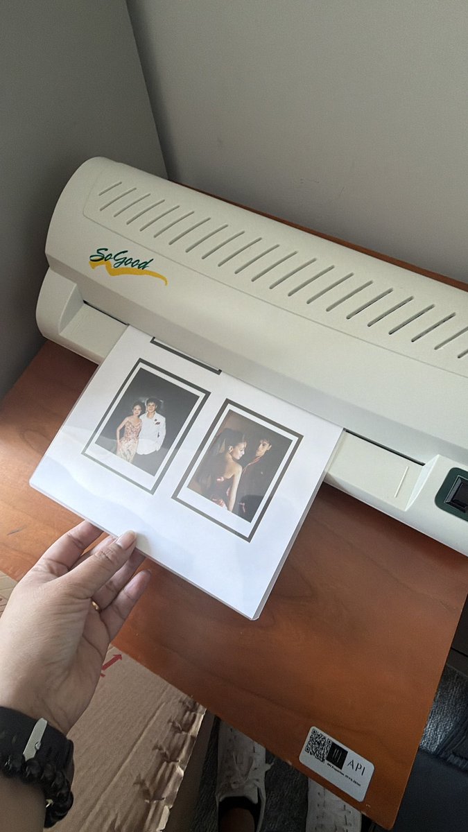 itsme_pamelaa's tweet photo. @jilldbx Nagrequest sa office ng lamination machine para dito hahahahahahaha https://t.co/vVQcA4Avsw