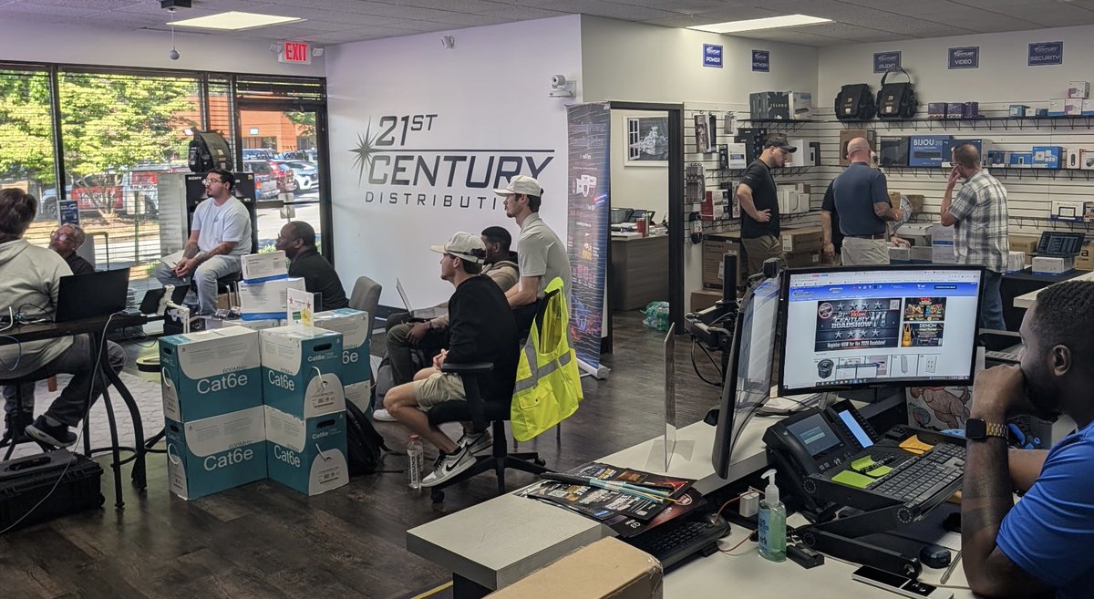 21stCenturyDist's tweet photo. More Blustream Fun yesterday in our Marietta location bringing an end to yet another successful month!
#21stCenturyDistributing #Blustream #FoodTruck #VideoDistribution https://t.co/7Nuhzxw8pU