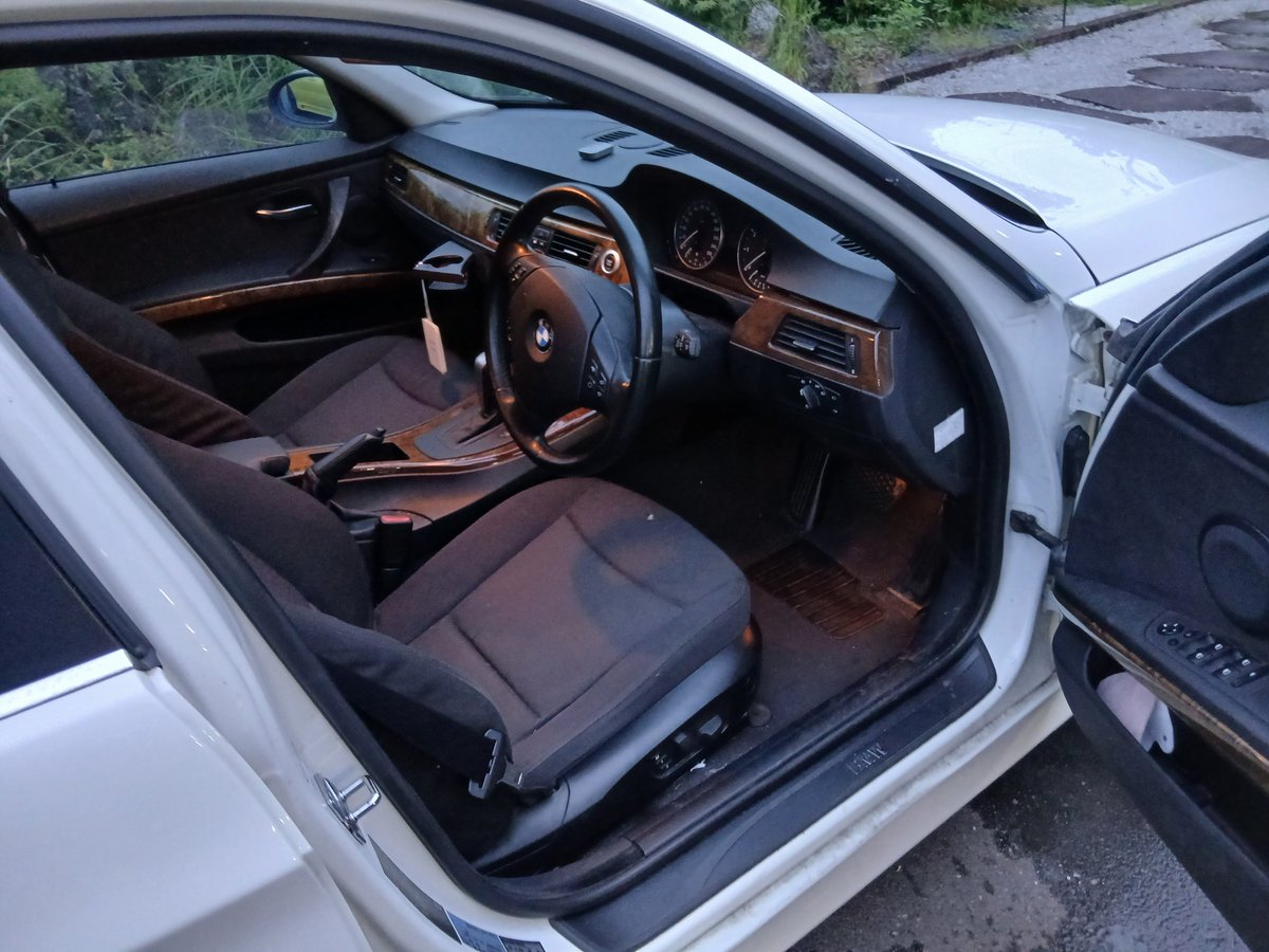 WAKIZONOFACTORY's tweet photo. E90 320Iで走行距離は9.8万キロですが普段乗りするので10万キロくらいになります
気になること等ありましたらご質問いただければお答えします https://t.co/tzvn7RDHOd