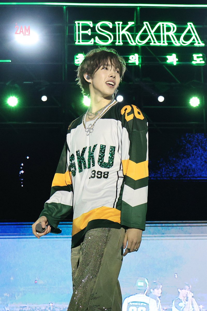 at2am_spring's tweet photo. 261001 성대

#wayfboys #웨이프보이즈
#anderson  #앤더슨 https://t.co/qDzm5e7yjP