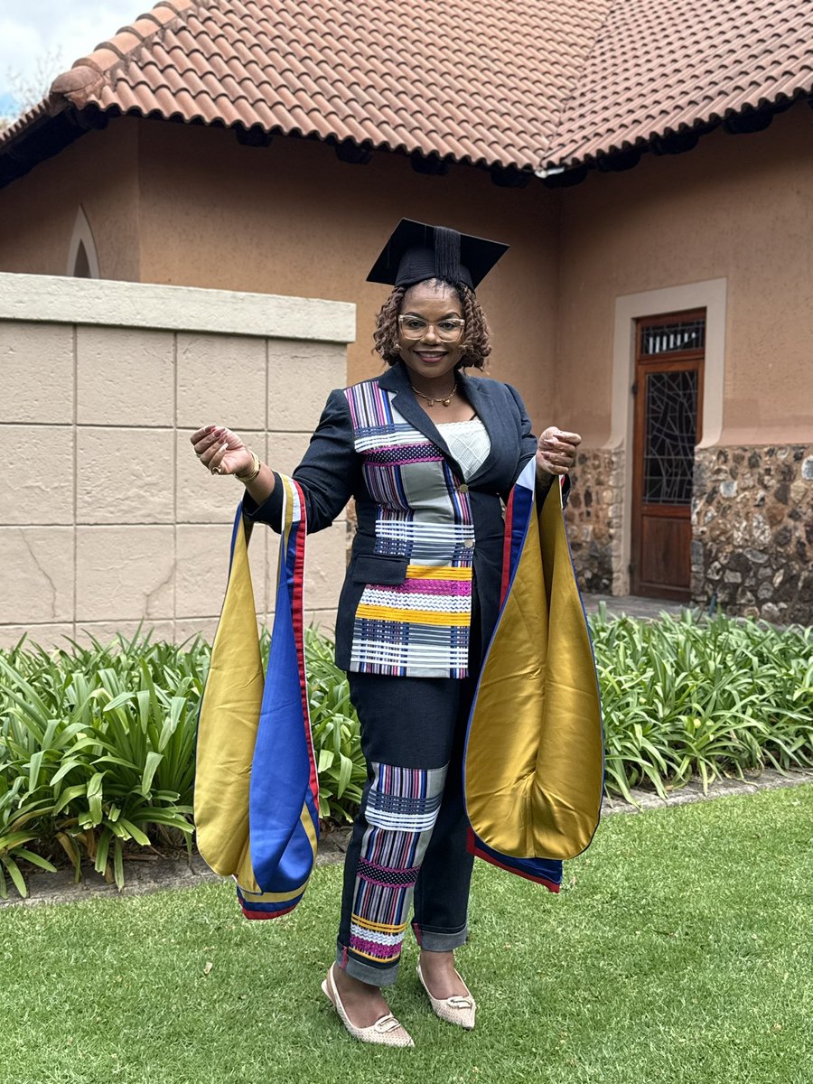 REGENT_BSchool's tweet photo. A milestone this big deserves a fit to match. 🎓✨
#RegentBusinessSchool #TeachingDifferently #RBSGrad2026 https://t.co/p0UBEHO1DG