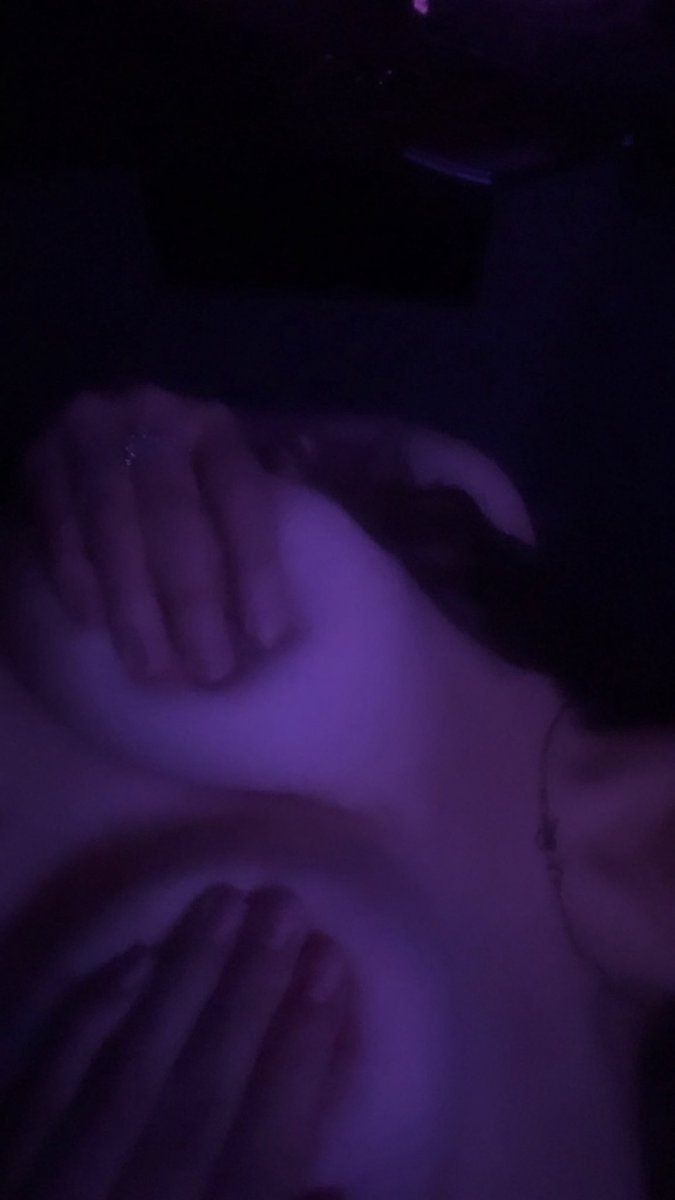 marii2juana's tweet photo. Don’t you just wanna squeeze them? 😩#horny #sexy #content #sellingcontent #buyingcontent #naked #nudes #trade #applepay #latina https://t.co/JjSUApECUQ