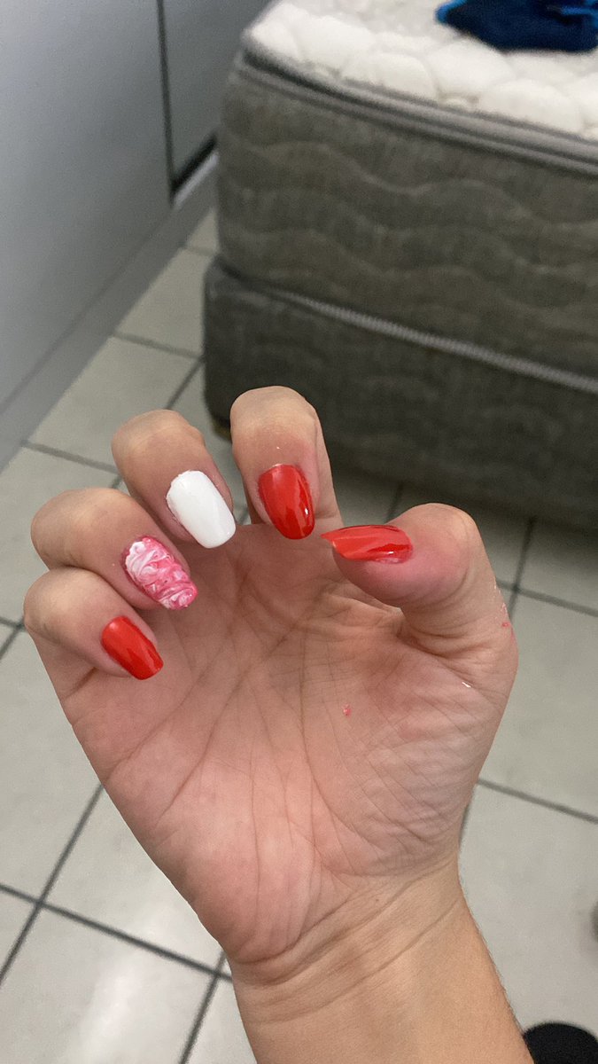 juuhscruz2's tweet photo. @normalknj Tenta fazer a arte em casa kkkkkkk 
Não que tenha ficado lindo, mas, com paciência e uns tutoriais, você consegue fazer algo legal https://t.co/ACGKga4pmb