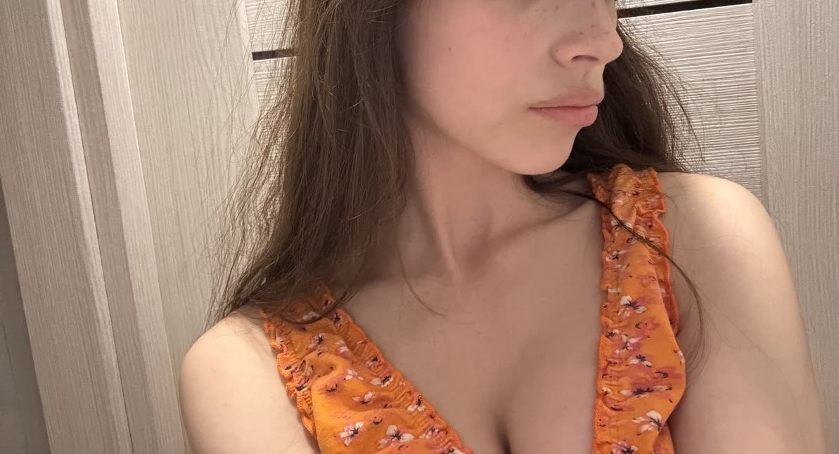 Margauxabej's tweet photo. Tu vas effectuer immédiatement un virement de 50 € à ta reine. Pas de discussion, pas d’excuse : tu t’exécutes et tu me confirmes une fois que c’est fait.
#Soumis #Soumise #Soumission #Dominant #Dominante #Domme #Femdom #DommeLife #Submissive #Sub #SubLife #SubSpace #Kink https://t.co/UkN2VUepwC