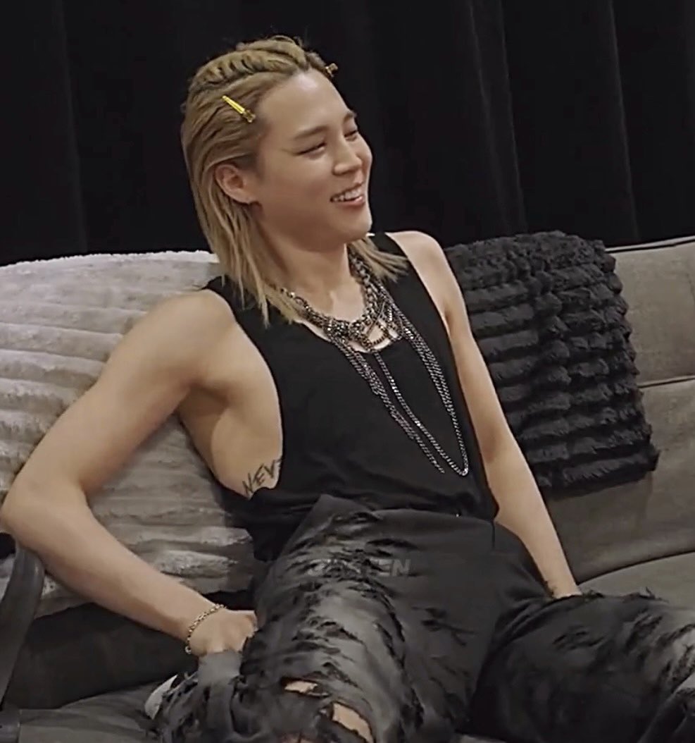 jiminourdiva's tweet photo. Jimin in this position is so bad for me https://t.co/5N1fJJEscy