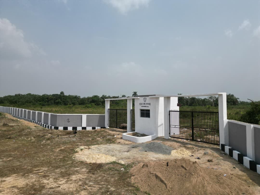 arramahrealty's tweet photo. Olubunmi Commercial — Idowa, Epe
Buy before the corridor catches up Idowa, Epe. 500sqm Res ₦6M | 1,000sqm Comm ₦13M | 3,000sqm Res ₦36M | 3,000sqm Comm ₦39M. Dep ₦1M. Survey & C of O in view.
COMMENT / DM "OLUBUNMI" for details. Ramah Realty & Co
#Epe #LandBanking https://t.co/ITkPQyJkHT