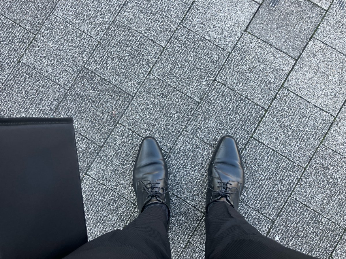 K_potato_K's tweet photo. 内定式なるもののために大阪来てます https://t.co/RdboY5r8jM