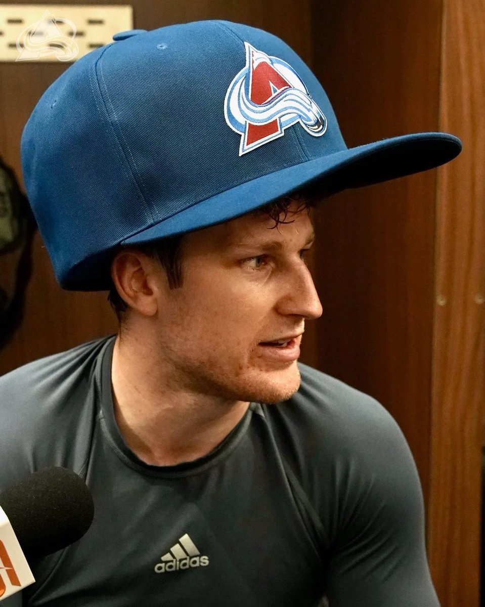 lehkycharm's tweet photo. something about nathan mackinnon being the first Big Hat recipient back then, and now being the first Chain recipient 🥲 https://t.co/zTnsah3OK7
