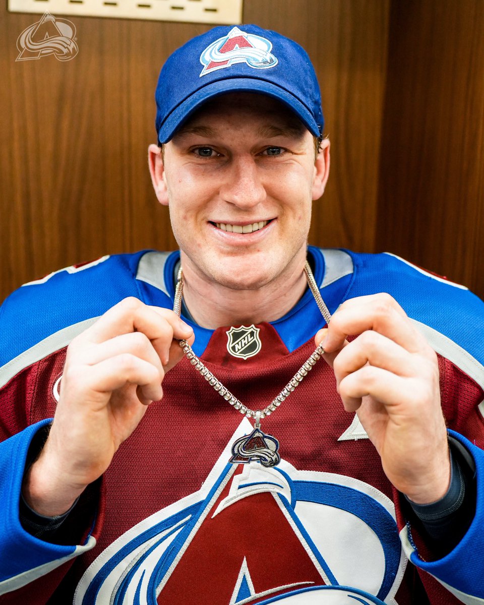 lehkycharm's tweet photo. something about nathan mackinnon being the first Big Hat recipient back then, and now being the first Chain recipient 🥲 https://t.co/zTnsah3OK7