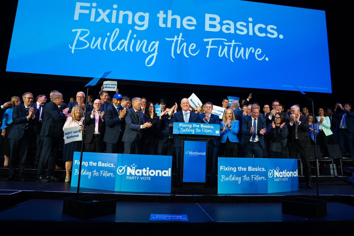 MaryTembo21's tweet photo. New Zealand politics caught my eye today 🇳🇿 the election race is tightening and investors are already nervous about policy reversals
It made me wonder how much should major economic rules change when governments change

#NewZealand #Politics https://t.co/48lNfQELQI