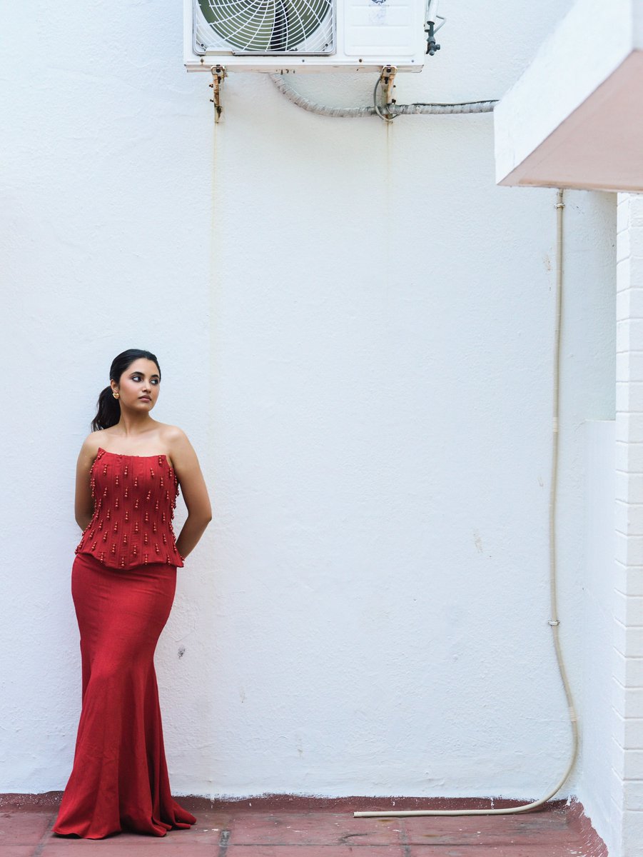 TrendsPriyanka_'s tweet photo. Rose In Red🌹
@priyankaamohan ❤️

#PriyankaMohan #PriyankaArulMohan https://t.co/7iyXRvaVGT