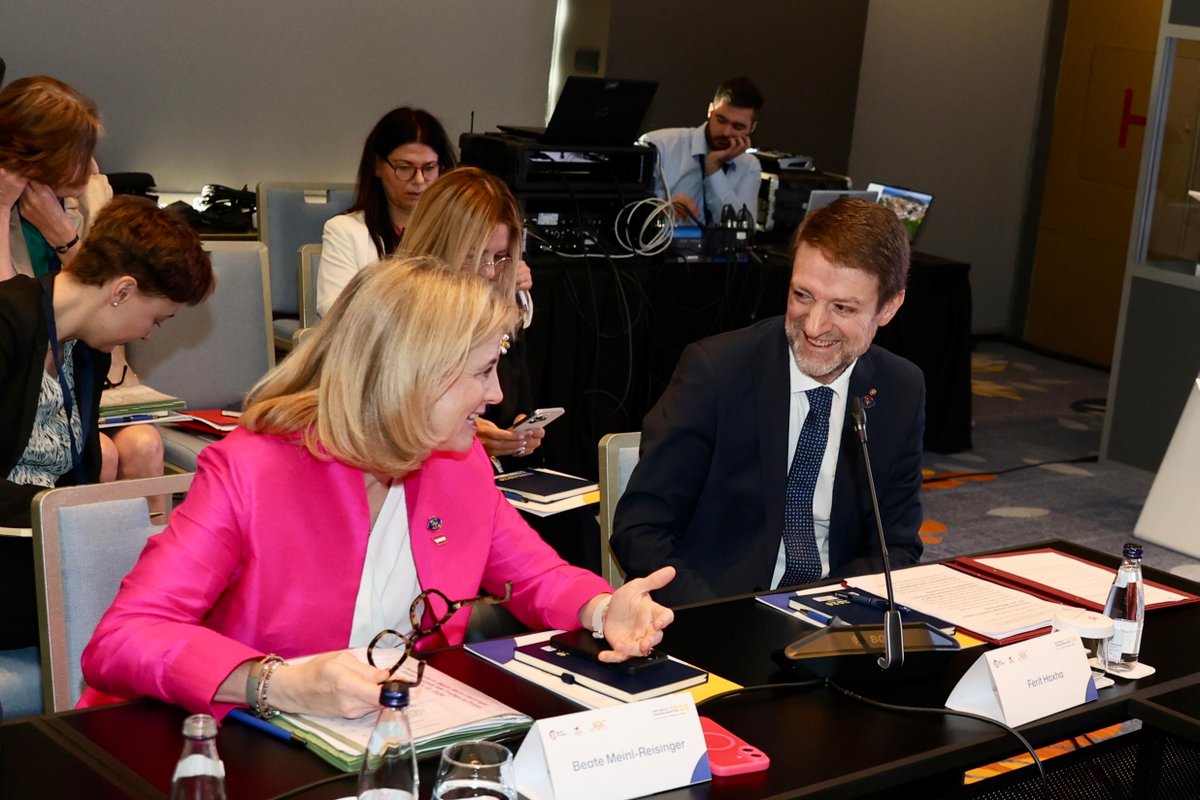 HoxhaFer's tweet photo. 📍Pržno, Montenegro -- At the #Berlin Process Foreign Ministers’ Meeting, I reaffirmed Albania’s unwavering commitment to a more secure, competitive, and interconnected Western Balkans.

The security of the Western Balkans and the security of Europe are inseparable. In an increasingly complex geopolitical environment, the answer to our shared challenges lies in stronger cooperation, greater unity, and a more resilient Europe. And for us, it has a name: #enlargement. Not as a favour or a reward, but as a merit-based process anchored in meaningful and impactful reforms, while being also a strategic investment for Europe’s security, stability, and long-term competitiveness.

One of the most important lessons of the Berlin Process is that #European integration begins at home, long before accession. It is advanced through practical cooperation, mobility and people-to-people contacts, mutual recognition of diplomas, connectivity, and the Common Regional Market, otherwise, tangible achievements that improve citizens’ lives, deepen regional ties, and bring our societies ever closer to the European Union.

For Albania, the question is no longer whether the Western Balkans belong in the European Union. That question was answered in Thessaloniki twenty-three years ago. The real question today is whether we all together have the courage, determination, and political will to fulfil Europe’s promise and complete the last part of the unification of our continent.

We owe the next generation more than another promise of European perspective. We owe them the certainty of a European future, built on peace, prosperity, democratic values, and a shared destiny. 🇦🇱🇪🇺

--

📍Pržno, Mali i Zi — Në takimin e Ministrave të Jashtëm të Procesit të Berlinit, rikonfirmova angazhimin e palëkundur të #Shqipërisë për një Ballkan Perëndimor më të sigurt, më konkurrues dhe më të ndërlidhur.

Siguria e Ballkanit Perëndimor dhe siguria e Evropës janë të pandashme. Në një mjedis gjithnjë e më kompleks gjeopolitik, përgjigjja ndaj sfidave tona të përbashkëta qëndron te bashkëpunimi më i fortë, uniteti më i madh dhe një Evropë më e qëndrueshme dhe më e aftë për t’u përballur me sfidat. Dhe për ne, kjo ka një emër: #zgjerimi. Jo si një favor apo shpërblim, por si një proces i bazuar në merita dhe i mbështetur në reforma kuptimplota e me ndikim, duke qenë nj��kohësisht një investim strategjik për sigurinë, stabilitetin dhe konkurrueshmërinë afatgjatë të #Evropës.

Një nga mësimet më të rëndësishme të Procesit të Berlinit është se integrimi evropian fillon në shtëpi, shumë përpara anëtarësimit. Ai përparon përmes bashkëpunimit praktik, lëvizshmërisë dhe kontakteve mes njerëzve, njohjes së ndërsjellë të diplomave, ndërlidhjes dhe Tregut të Përbashkët Rajonal, pra, përmes arritjeve konkrete që përmirësojnë jetën e qytetarëve, thellojnë lidhjet rajonale dhe i afrojnë gjithnjë e më shumë shoqëritë tona me Bashkimin Evropian.

Për Shqipërinë, pyetja nuk është më nëse Ballkani Perëndimor i përket Bashkimit Evropian. Kjo pyetje mori përgjigje në Selanik, njëzet e tre vjet më parë. Pyetja e vërtetë sot është nëse të gjithë së bashku kemi guximin, vendosmërinë dhe vullnetin politik për ta përmbushur premtimin e #Evropës dhe për të përfunduar pjesën e fundit të bashkimit të kontinentit tonë.

Brezit të ardhshëm i detyrohemi më shumë se një tjetër premtimi për përspektivën Evropiane. I detyrohemi sigurisë së një të ardhmeje evropiane, të ndërtuar mbi paqen, prosperitetin, vlerat demokratike dhe një fat të përbashkët. 🇦���🇪🇺