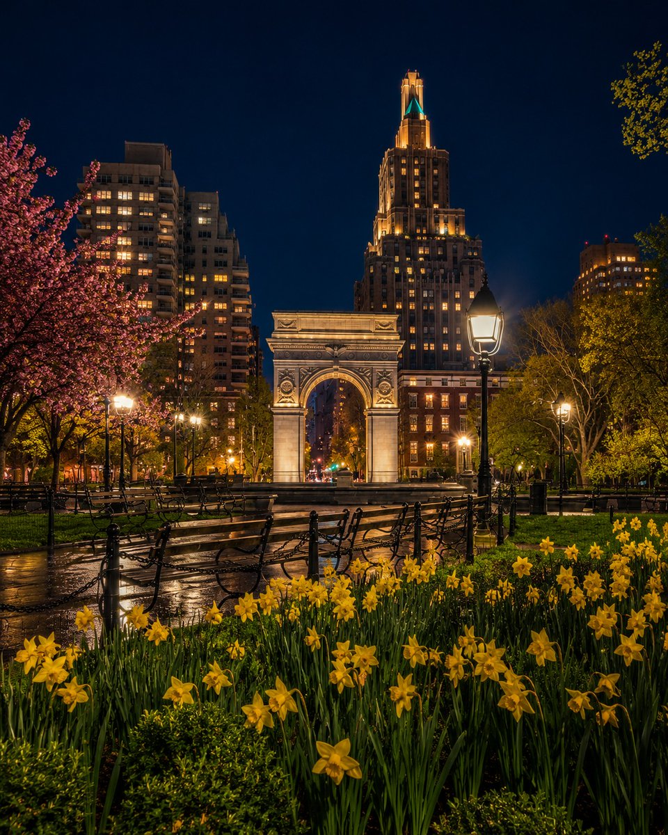 djsaul0's tweet photo. When the city lights bloom, New York feels magical. ✨
#NewYorkCity #WashingtonSquare #NYCNights #NYCTravel #CityLights #NewYorkMagic #USAtravel #TravelInspiration #UrbanBeauty #TripOn #TripOnUS #Tripononline #TriponlineUS #triponline https://t.co/8ZUscp3tOh