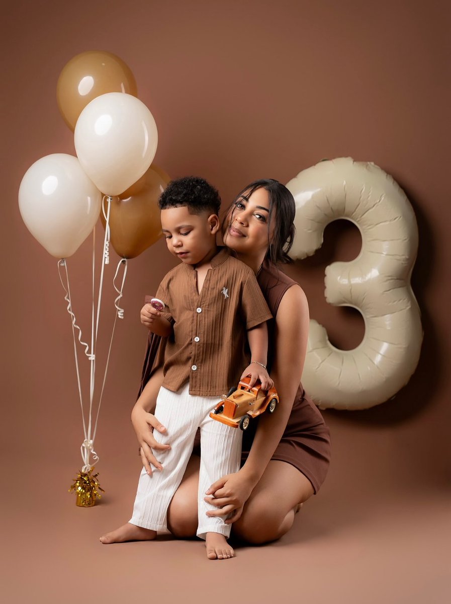 isdoreTech's tweet photo. Did i just discover the cutest mother and son on the Internet right now? 😍❤️ https://t.co/qn6qtkWZX1