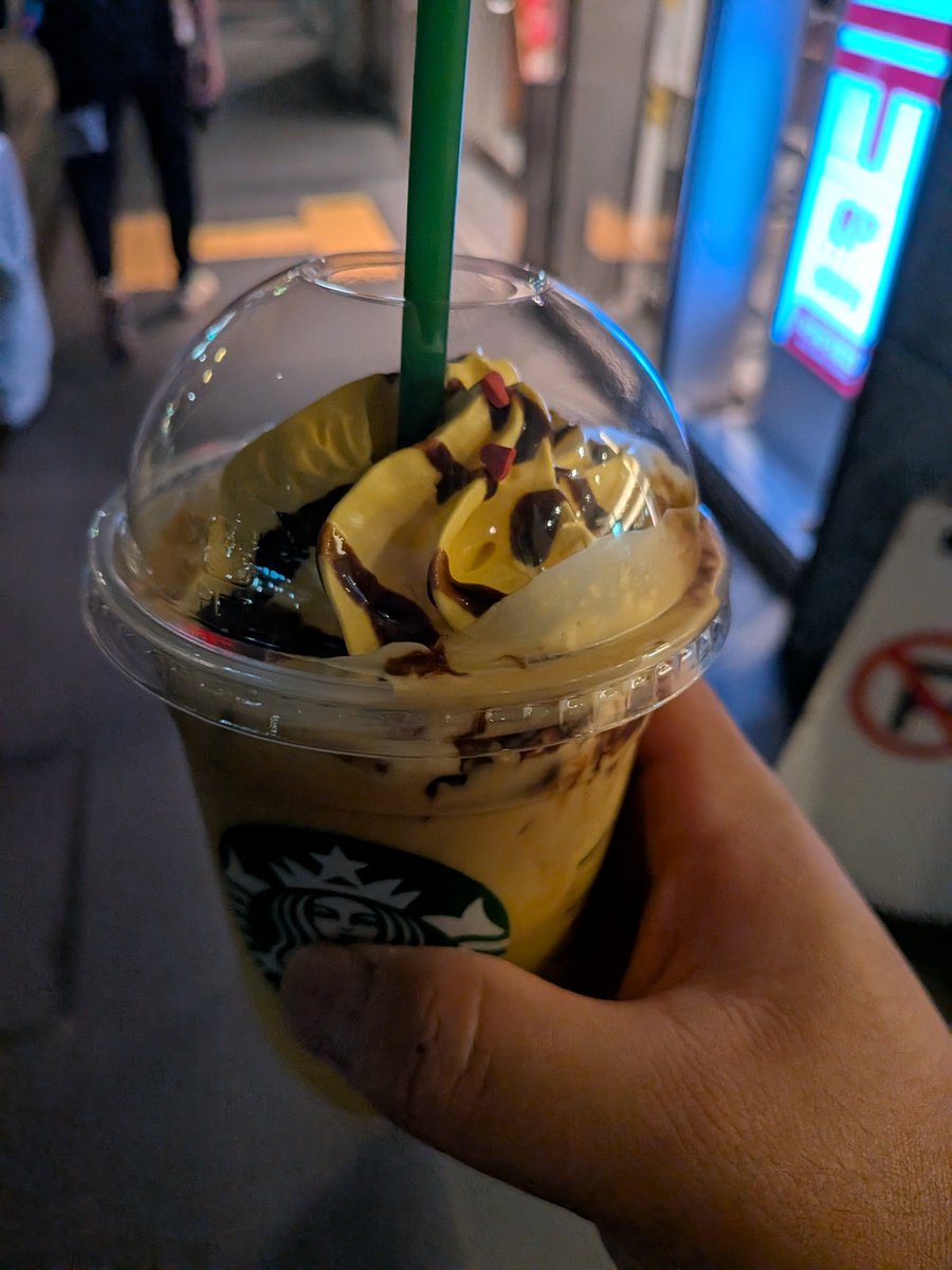 maeken1008's tweet photo. ステッカー貰えたし良かったわ…
疲れた… https://t.co/lRaY7yefg7
