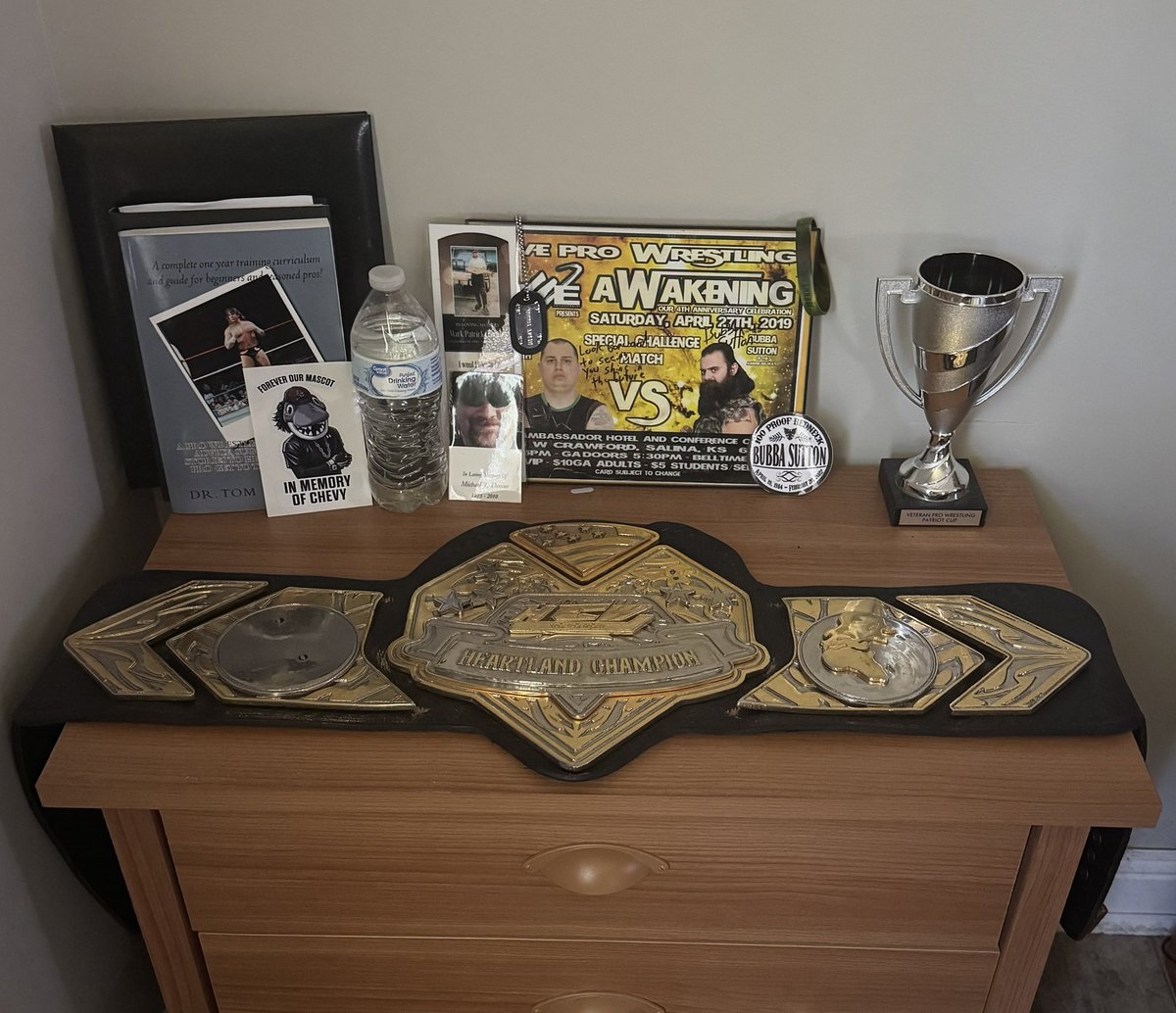 johnnyfaith704's tweet photo. For the first time, the @HCWLive23 Heartland Championship’s home is Fort Faith. It rests alongside the memories of those no longer with us as their inspiration and memory helped bring it here. This will always be for them.
🫡 🇺🇸 🪖 😇

#forthem #rip #thankyou #inspiration #hcw https://t.co/d5k1hdz4CR
