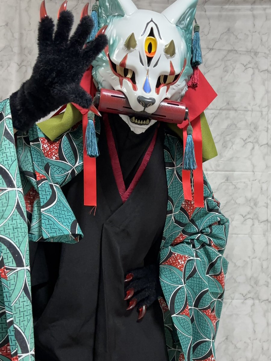 cronos_kagachi's tweet photo. 和洋どちらもいける子にしたくて、準備してたり即席だったりの今日試した衣装たち...

頭巾の緑が浮いてる気がするので要調整...🤔
今の所ベスト姿が気に入っているが、スキニー履くと等身がやばいのでこの1枚目はヒラヒラにして屈んで誤魔化している(白目)

#幸面一門 https://t.co/ylfqNkpM6f