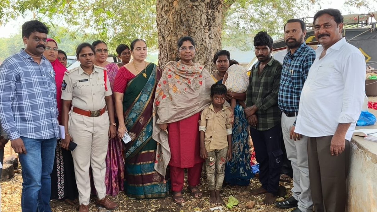 collectorspsnlr's tweet photo. @naralokesh Hon'ble Minister @naralokesh Sir, as directed, the 10-year-old boy was identified and safely reunited with his parents. He will join a admitted School. A house site, medical support for his sister &amp; financial assistance are being arranged. https://t.co/KcexxJfIlz