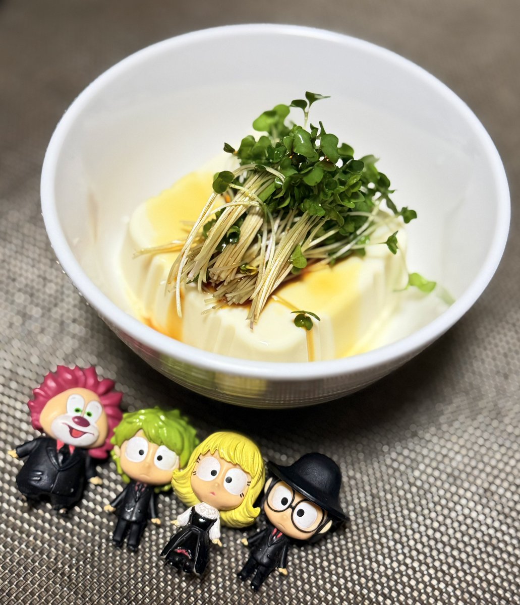 fromraffowa's tweet photo. ブロッコリースプラウトトウキョウファンタジー
略して 豆腐
#セカオワ #Supermarket #TokyoFantasy #トウフ #ブロッコリースプラウト https://t.co/4qHIonXjBZ