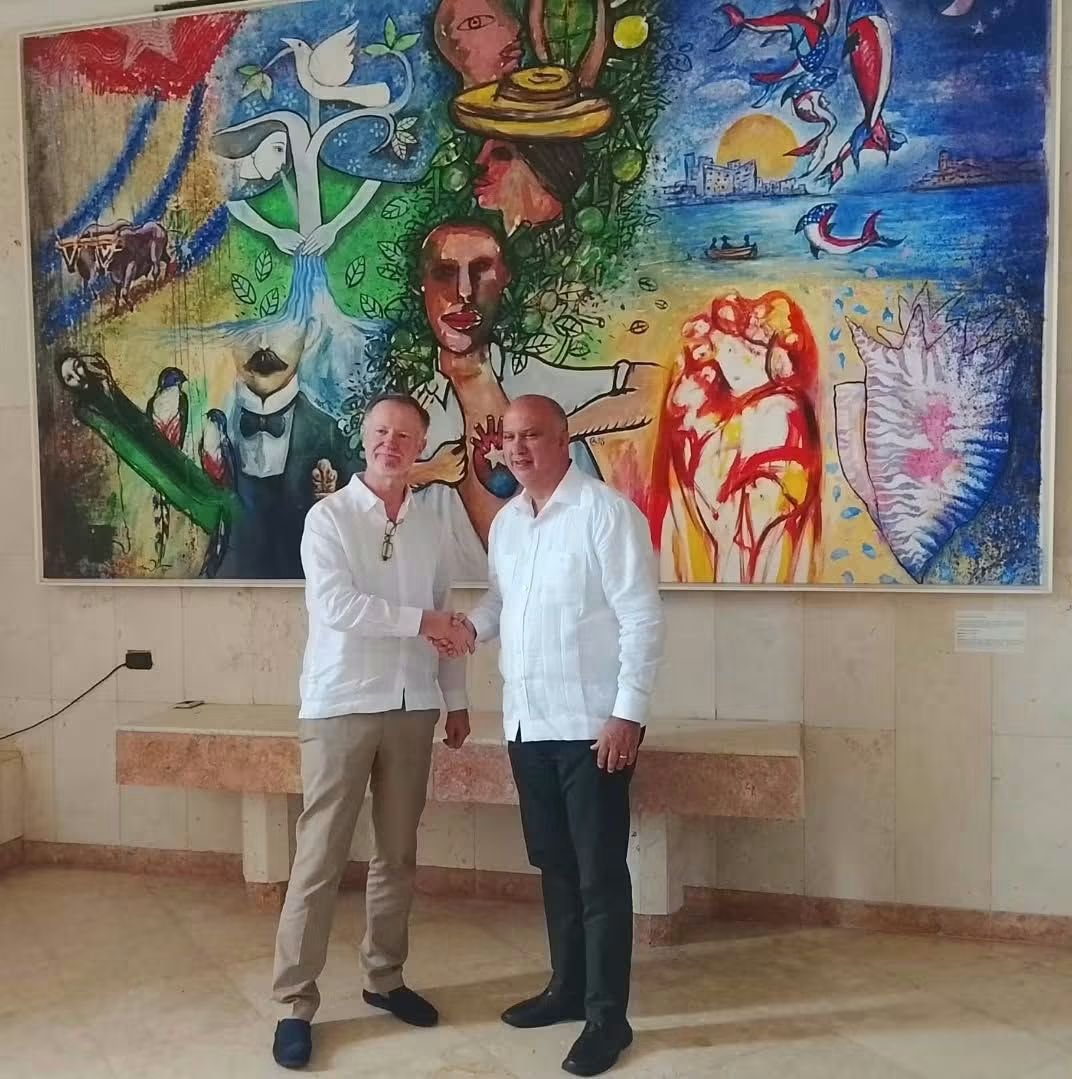 j_rubidod's tweet photo. El Embajador de Finlandia concurrente en Cuba se reúne con Director General de Bilaterales de la Cancillería. https://t.co/1aBBAvoEDP