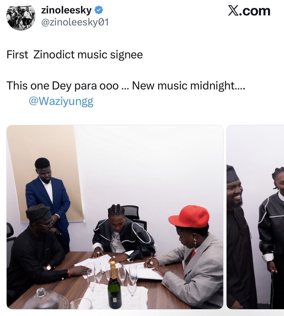 TheDamiForeign's tweet photo. Omo this music industry just funny, Zinoleesky sef Dey sign artiste😂😂 https://t.co/pJib2jdT9I