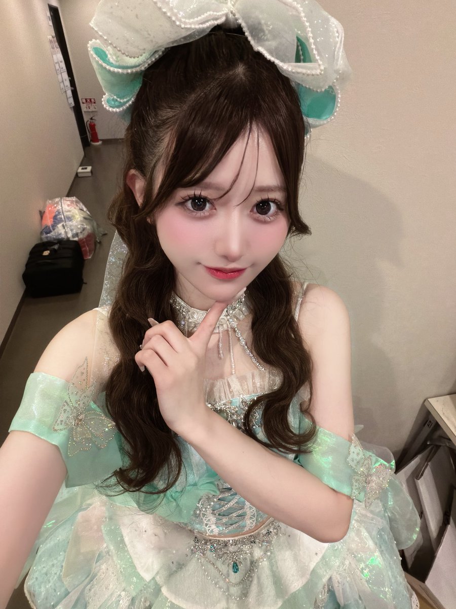 Suzu_Pchuu's tweet photo. ふぃくふぇす！ありがとうございました🫶🏻
Pretty Chuuのミントグリーン担当
琴音すずです˙.꒷☘︎

とうかさんお誕生日おめでとうございます！！
素敵なライブに出演させていただけて嬉しいです> ̫<♩

今日も会いに来てくれたみんなありがとうᐢ ̥_  ̫ _ ̥ᐢ♡
今日はかっこよめ！プリチューのかわいいだけじゃ終わらない部分も観てもらえたかな！？と思うんだけどどうだった？🫪

みんなが会いに来てくれて広い会場で緑ペンラ見えたのもとっても嬉しかったよ😢💚
みんなが大切にしてくれるから私もどんどん緑が好きになってる最近𐔌՞･·･՞𐦯

特典会でも半年おめでとうって沢山伝えてくれてありがとう（՞>⩊<՞）
さらにこの先の半年もその先もみんな毎日大変なこと辛いことそれぞれあると思うけど自分の存在とかライブとかで少しでも大丈夫だって思えるような支えになれるアイドルでいたいって思うからそんな自分に着いてきてくれたらうれしいな^ᴗ̥̥  ̫ ᴗ̥^

メンバーのことも半年経って最初よりもっともっと大好きになって、守りたいなって思える人達なのでこれからもこのメンバーと一緒にアイドルがやりたいです とかいってみる🫣

5秒動画とかも喜んで貰えてたらいいな₍ · ̫·₎
はじめましての子達もこれから何卒よろしくね⸝⸝> <⸝⸝♡会いに来てくれてありがとう！

みんな今日もだいすきだよ！！
いつも本当にありがとう！