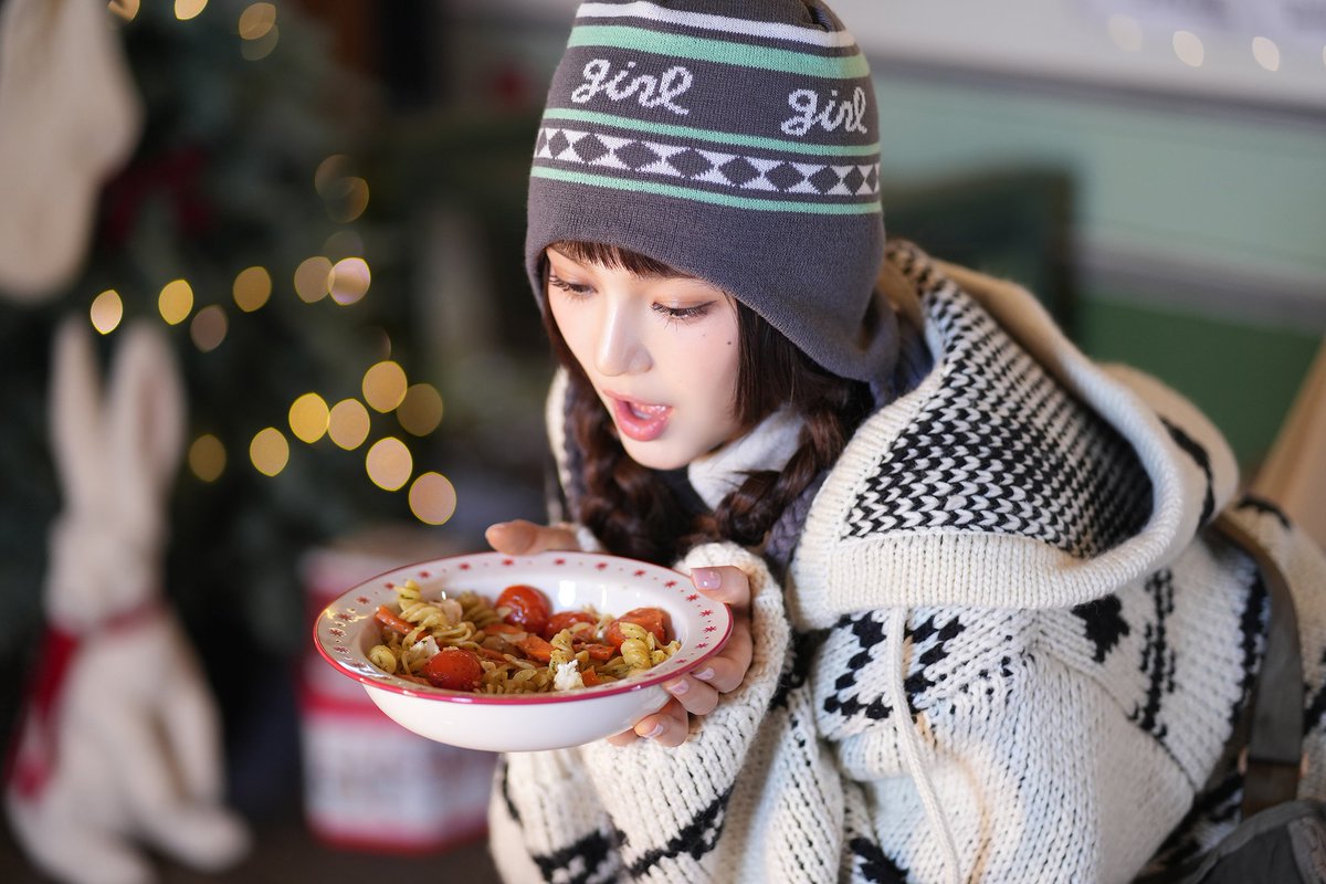newz25287's tweet photo. 맛난 거 묵으라 https://t.co/KKYbOEMlOI