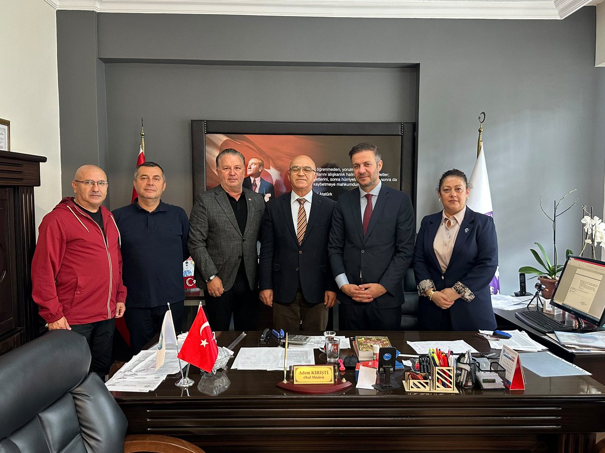 mhp_maltepe's tweet photo. Milliyetçi Hareket Partisi Maltepe İlçe Başkanlığı olarak, İlçe Sekreterimiz Sn. Enes Ak ve İlçe Yöneticilerimiz ile birlikte Maltepe Vasfi Rıza Zobu İlkokulu’nu ziyaret ederek Okul Müdürü Sn.Adem Kırıştı ve kıymetli öğretmenlerimizle bir araya geldik.

Eğitim-öğretim faaliyetleri hakkında istişarelerde bulunarak, okulumuzun ihtiyaç ve çalışmaları hakkında değerlendirmelerde bulunduk.

Nazik ev sahiplikleri ve samimi karşılamaları dolayısıyla okul müdürüne ve öğretmenlerimize teşekkür ediyor, eğitim camiamıza çalışmalarında başarılar diliyoruz.