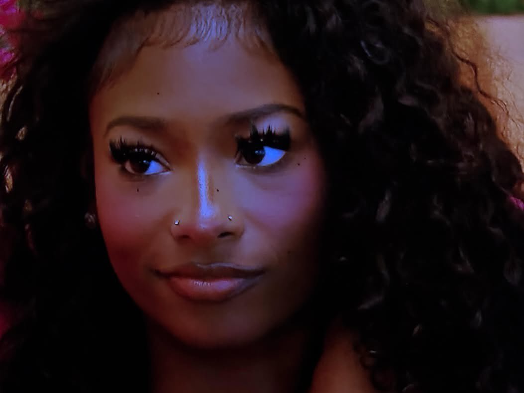 TalksWithAli's tweet photo. Good morning, this hair  was so tea on Trinity and I miss it 
#15daysofTrinity #LibraTrincess https://t.co/OV8zB1XufA