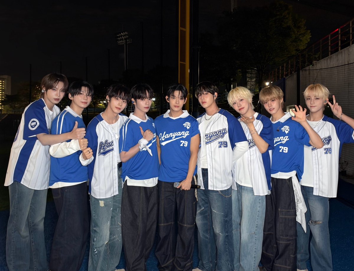 AHOF_official's tweet photo. [📸] 261001 2026 한양문화제: 동심 완료✨

한양인 여러분들의 밝은 에너지에 푹 빠져버린 오늘😆 재밌게 즐겨주신 덕분에 오히려 힘을 얻었어요💙

#AHOF #아홉 https://t.co/ldM5gVkSTO