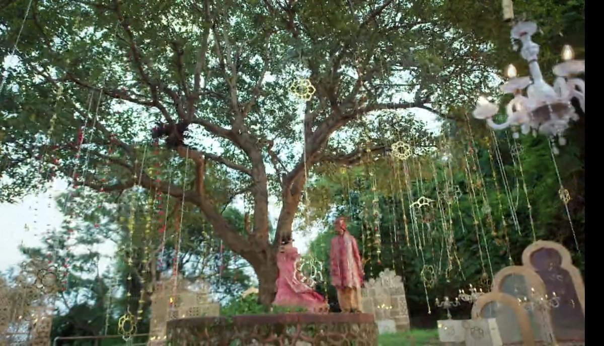 khakbarabar's tweet photo. seher reaching for pink kite 7 years ago and now the theme of their actual real nikaah being pink 
INSANE DETAILING

#SeherHoneKoHai https://t.co/A7KZ2H2cto
