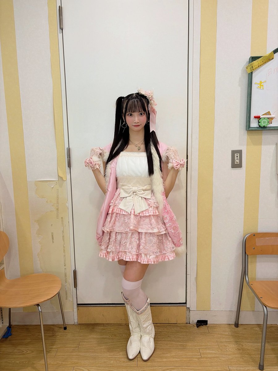 risa_nyanko_'s tweet photo. 大好きな衣装🪄𓂃⟡.·

最終公演で着れて幸せだった ♡ https://t.co/TYhCSt5ZKL