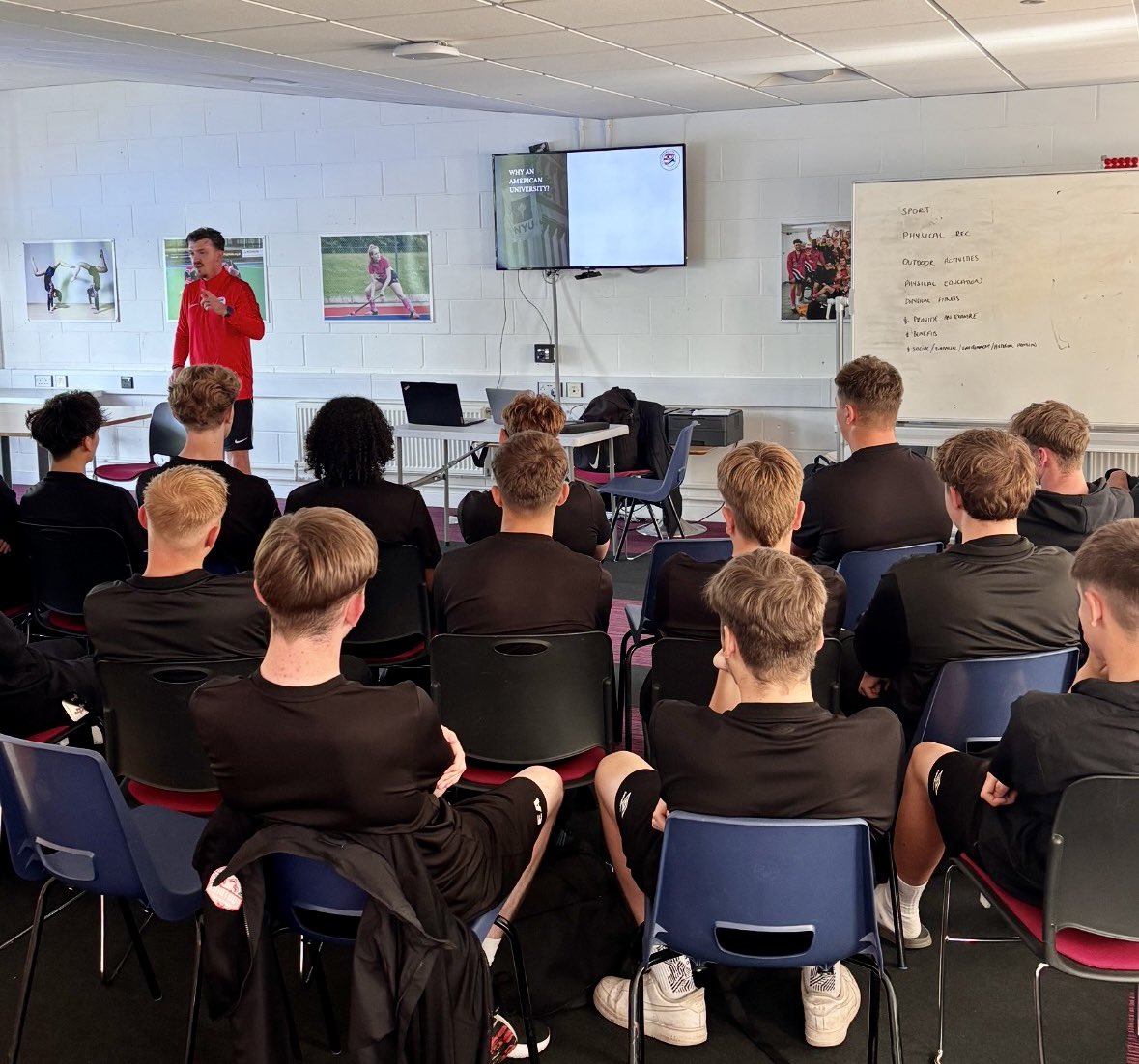cieronkeane's tweet photo. Big thanks to Brad @FutureProUSA for coming in and speaking to the lads/girls  about football scholarship opportunities in America 🇺🇸⚽️

Great to give the students an insight into another pathway available to them after finishing the programme 🙌🏻 https://t.co/qtO01469o5
