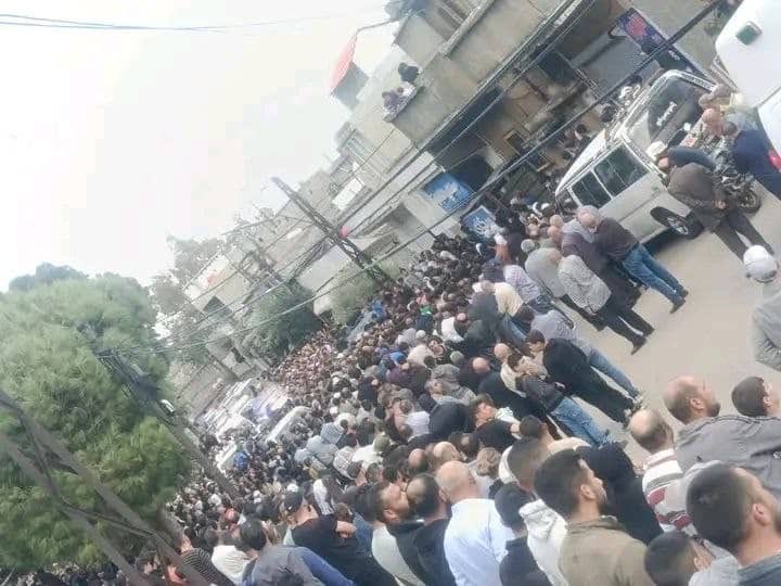 icsft's tweet photo. بلدة فاحل في ريف #حمص الغربي تبدأ مراسم تشييع الشهداء الذين قضوا في كمين يوم أمس https://t.co/Q2Pv81EmvW