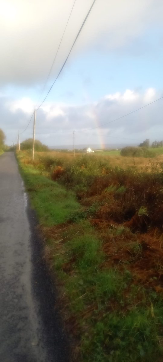 BDuffma's tweet photo. #365daysofwalking #Burren #Clare #100daysofwalking #ThePhotoHour ๐ก๐ต๐ค๐ค๐๐โช๏ธโซ๏ธ this #Thursday morning... #October 1st, 2026. https://t.co/qRiVOJ8xhA