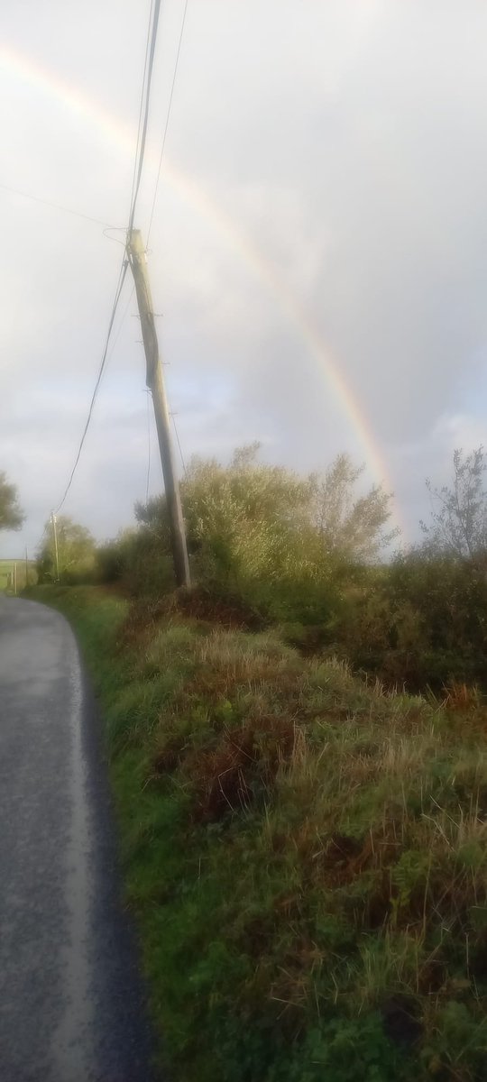 BDuffma's tweet photo. #365daysofwalking #Burren #Clare #100daysofwalking #ThePhotoHour ๐ก๐ต๐ค๐ค๐๐โช๏ธโซ๏ธ this #Thursday morning... #October 1st, 2026. https://t.co/qRiVOJ8xhA